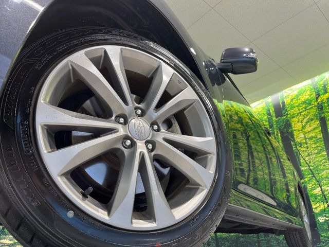 �y����17�C���`�A���~�z�C�[���z�O�ςɃ}�b�`���������A���~�z�C�[���𑕒����Ă���܂��B�e��ЊO�A���~�z�C�[����A�X�^�b�h���X�^�C�����戵�����Ă���܂��B���񂲑��k����������