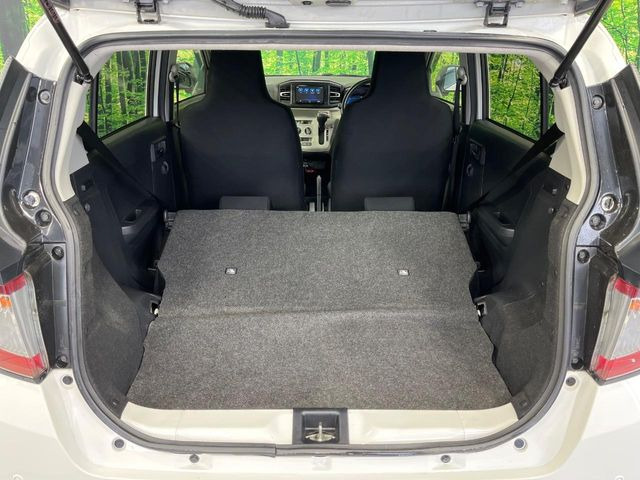 後席を格納すると、これだけの広さが!シーンに合わせたシートアレンジで、大きな荷物も積むことが出来ます♪
