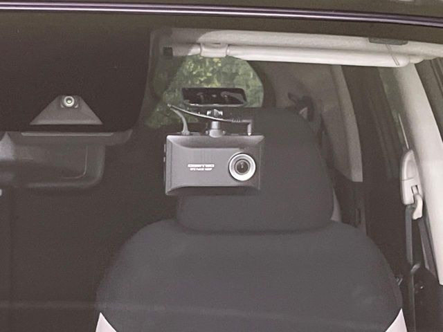 【ドライブレコーダー】ドライブレコーダー装備!走行中はもちろん、あおり運転や事故に遭遇した際、映像で記録し、万一のリスクに備えます。※記録用SDカードはお客様ご自身でご準備いただく必要があります。