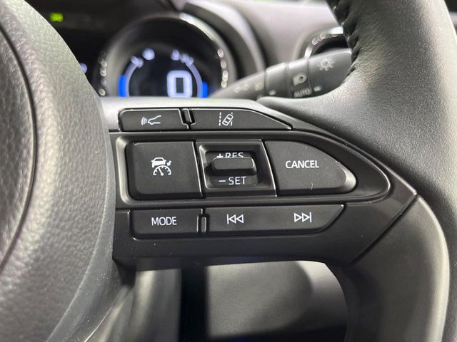 【レーダークルーズコントロール】高速道路での長距離走行が楽に!!自動で速度を保つクルーズコントロールが、衝突軽減システムと連携し、前方の車両を感知して車間を保つように速度調節してくれます!!
