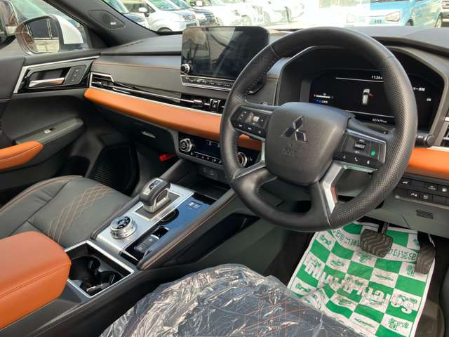 アウトランダーPHEV 2.4 P 4WD