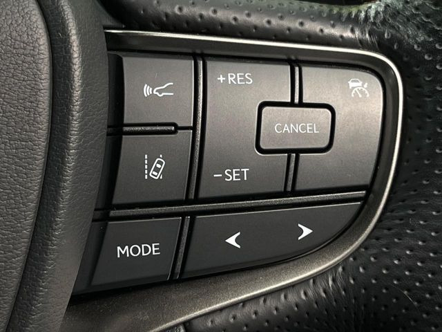 【レーダークルーズコントロール】高速道路での長距離走行が楽に!!自動で速度を保つクルーズコントロールが、衝突軽減システムと連携し、前方の車両を感知して車間を保つように速度調節してくれます!!