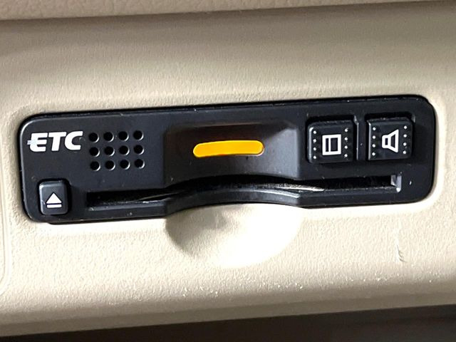【ETC】高速道路の料金所をストレスなく通過!話題のスポットやサービスエリアに多い「スマートIC」利用時は必須のアイテムです。当店でセットアップを実施、ご納車当日からすぐにご利用いただけます!