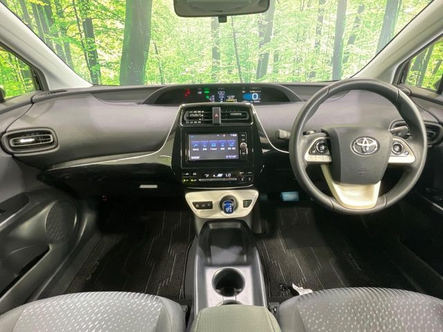 プリウス1.8 S