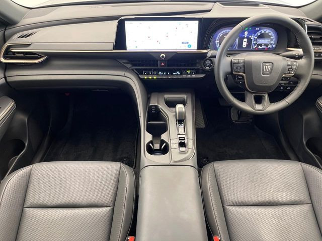 クラウンクロスオーバー2.5 G アドバンスト レザー パッケージ E-Four 4WD