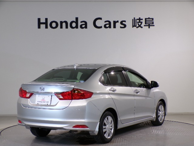グレイス1.5 LX