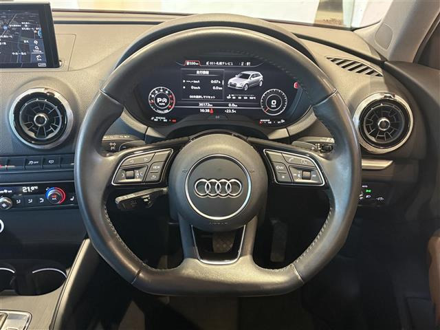 A3セダン40 TFSI クワトロ スポーツ 4WD