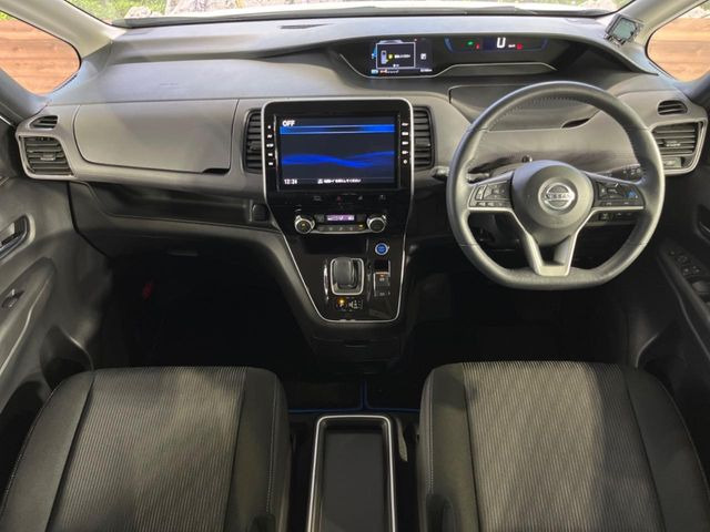 セレナ1.2 e-POWER ハイウェイスターV