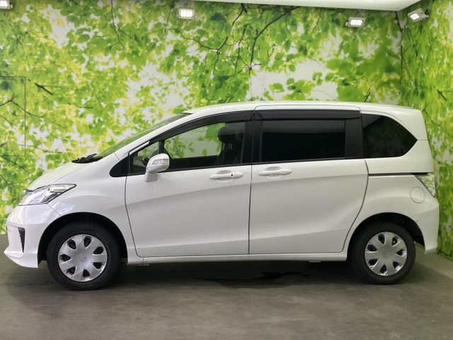 フリード1.5 G プレミアムエディション 4WD