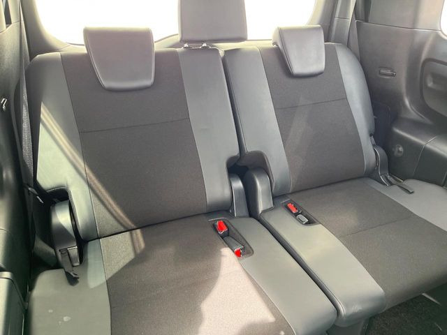 3列目シートはもちろん状態良好☆大人でもゆったりと座って頂けますので、大人数でのお出かけもラクラクです♪ご家族で、気の知れた仲間で、ドライブに行くのが楽しみですね♪