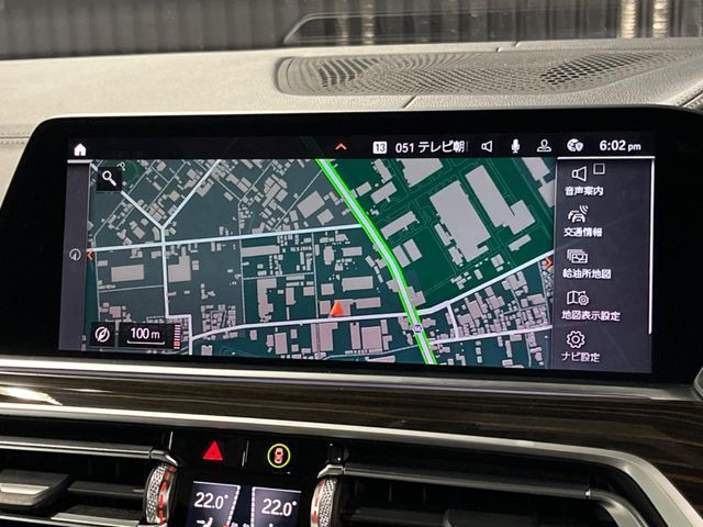 ●純正ナビ:一体感のあるナビは、高級感ある車内を演出してくれます。Bluetooth再生などオーディオ機能も充実しておりますので、運転もより楽しめます♪