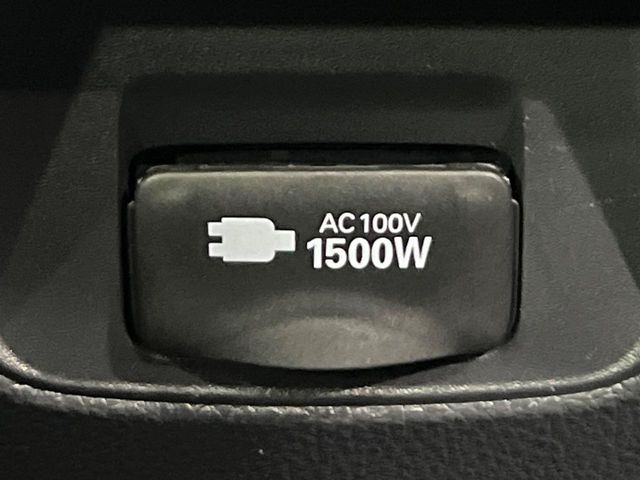【1500Wアクセサリーコンセント】消費電力1500Wまでの家電が使えます。キャンプやスポーツ・アウトドアでのアクティビティはもちろん、災害・停電の際に大活躍♪