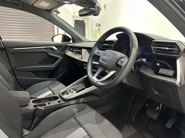 A3セダン30 TFSI アドバンスド