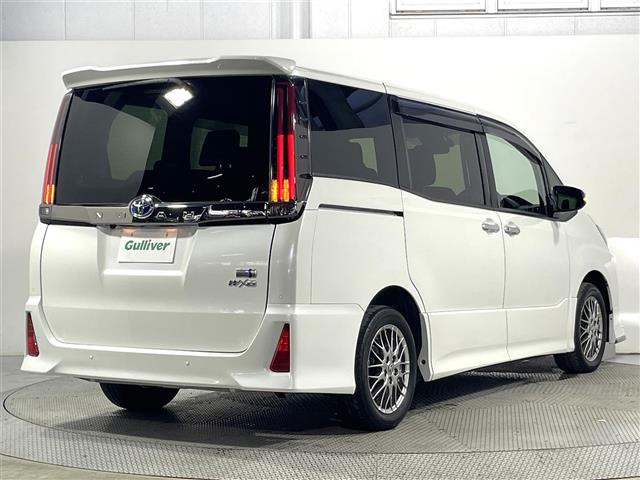 ノア1.8 ハイブリッド Si W×B III