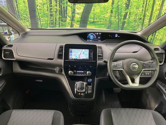 セレナ1.2 e-POWER ハイウェイスターV