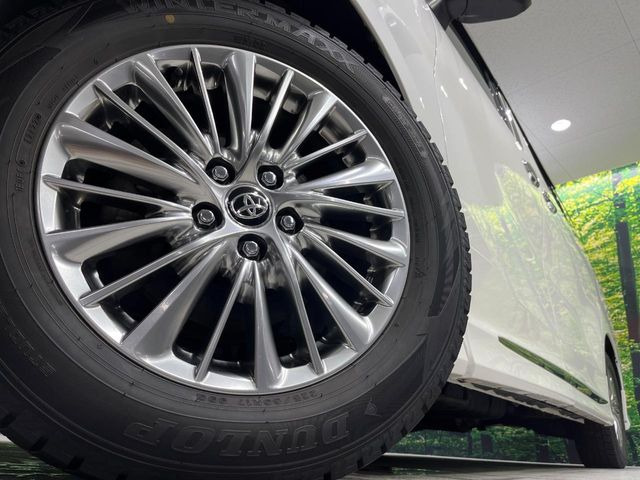 【純正17インチアルミホイール】外観にマッチした純正アルミホイールを装着しております。各種社外アルミホイールや、スタッドレスタイヤも取扱いしております。是非ご相談ください♪