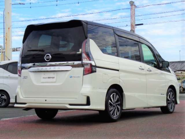 セレナ1.2 e-POWER ハイウェイスターV