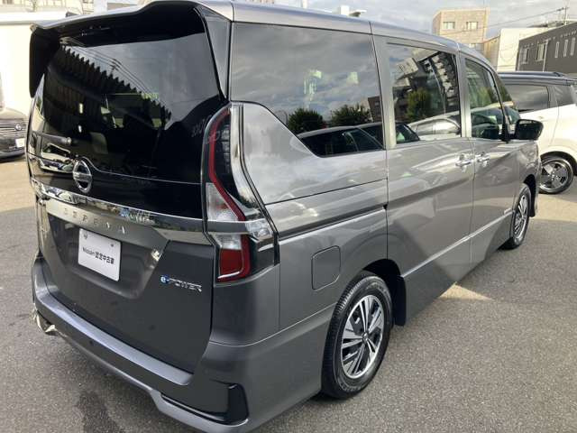 セレナ1.2 e-POWER ハイウェイスターV
