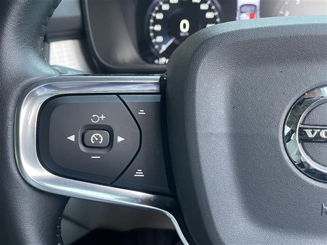 XC40T4 モメンタム