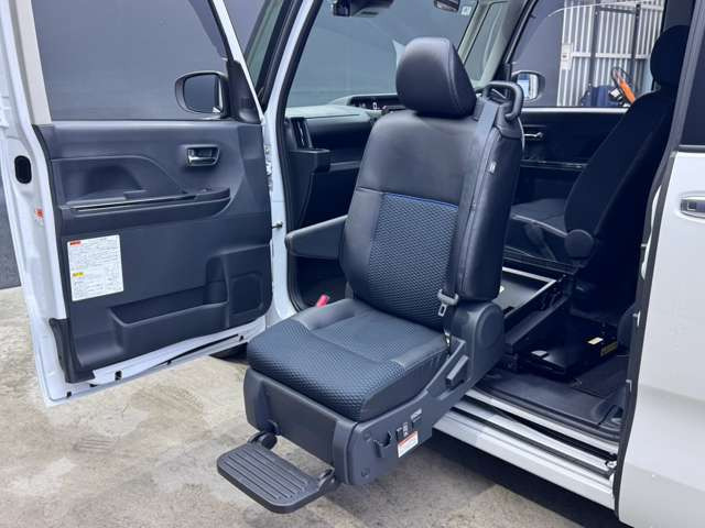 タントカスタムフレンドシップ ウェルカムシートリフト RS