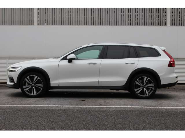 V60クロスカントリーウルトラ B5 AWD 4WD