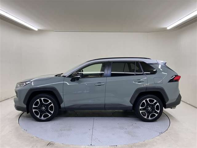 RAV42.0 アドベンチャー 4WD