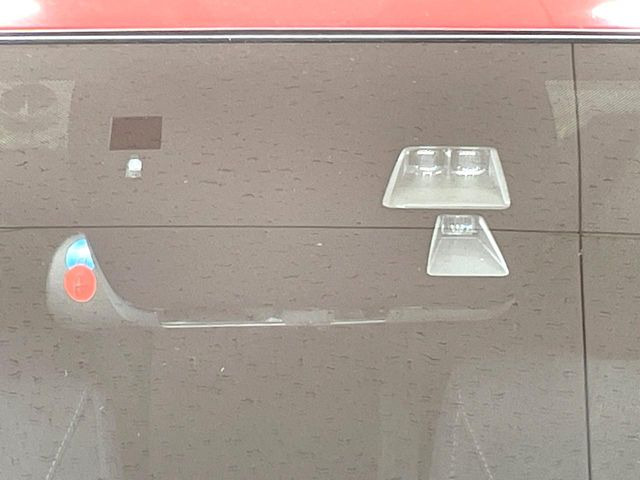 【スマートブレーキサポート】走行中に前方の車両等を認識し、衝突しそうな時は警報とブレーキで衝突回避と被害軽減をアシスト。より安全にドライブをお楽しみいただけます。