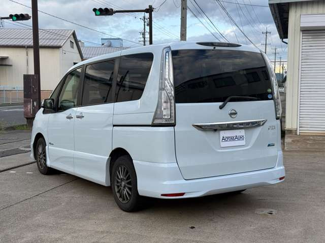 セレナ2.0 ハイウェイスター S-HYBRID