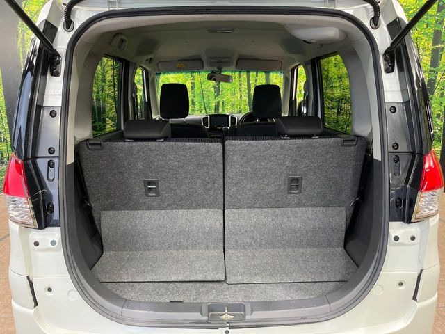 普段のお買い物や通勤、送迎等に十分な荷室スペースを確保しております。セカンドシートを倒すと、大きな荷物の積載も可能です♪