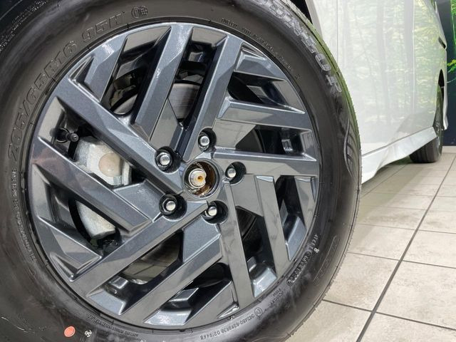 【純正16インチアルミホイール】外観にマッチした純正アルミホイールを装着しております。各種社外アルミホイールや、スタッドレスタイヤも取扱いしております。是非ご相談ください♪