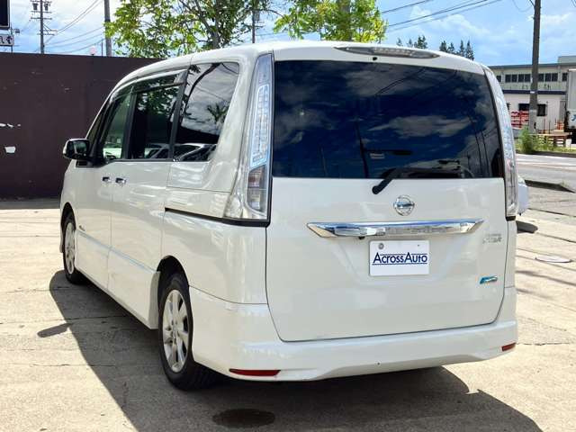 セレナ2.0 ハイウェイスター S-HYBRID