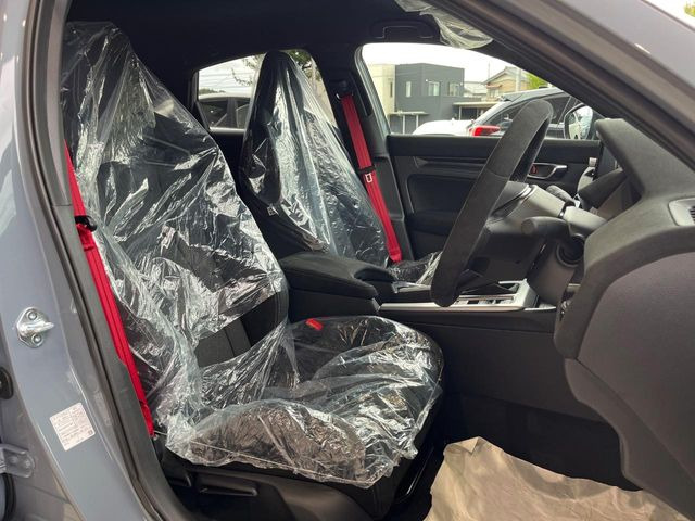 もちろん車内はキレイです♪よりクリーンな状態をキープしたいお客様には『ナノゾーンコート』がおすすめ!新型コロナウイルス対策や、除菌・消臭に効果を発揮し多くの方にご好評いただいております。