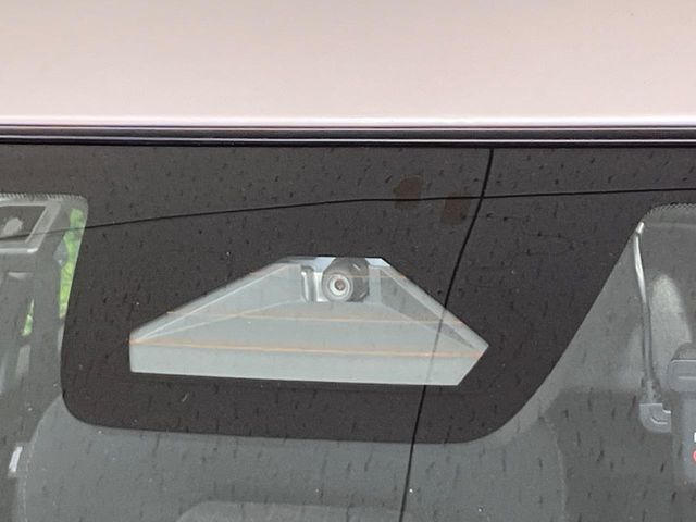 【スズキ セーフティサポート】走行中に前方の車両等を認識し、衝突しそうな時は警報とブレーキで衝突回避と被害軽減をアシスト。より安全にドライブをお楽しみいただけます。