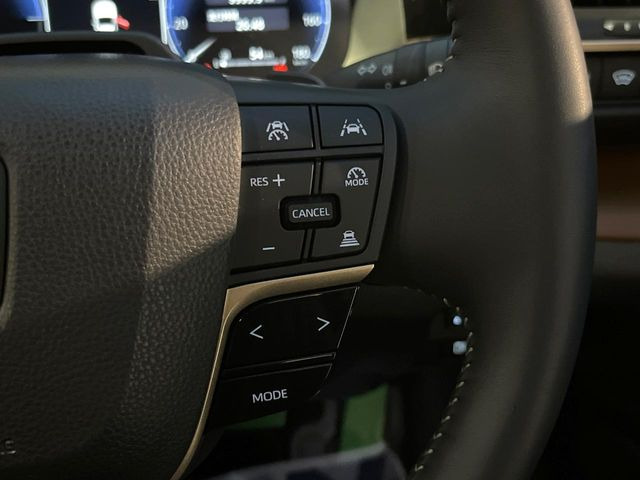 【トヨタセーフティセンス】走行中に前方の車両等を認識し、衝突しそうな時は警報とブレーキで衝突回避と被害軽減をアシスト。より安全にドライブをお楽しみいただけます。