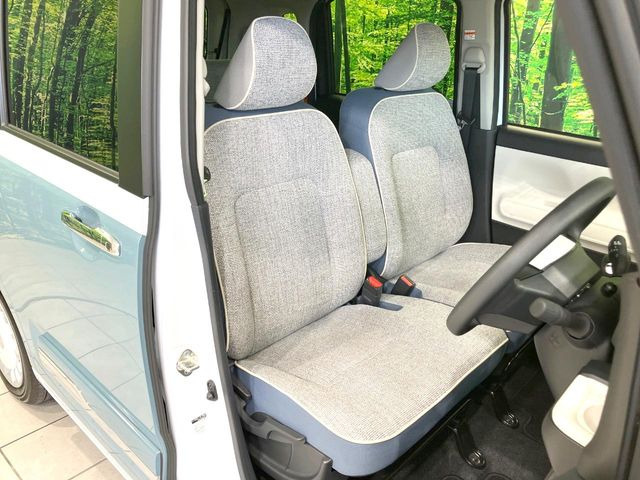 運転席まわりには十分なスペースがあり、大柄な方でもゆったり運転していただける環境です。
