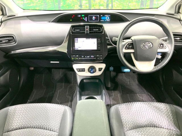 プリウス1.8 S
