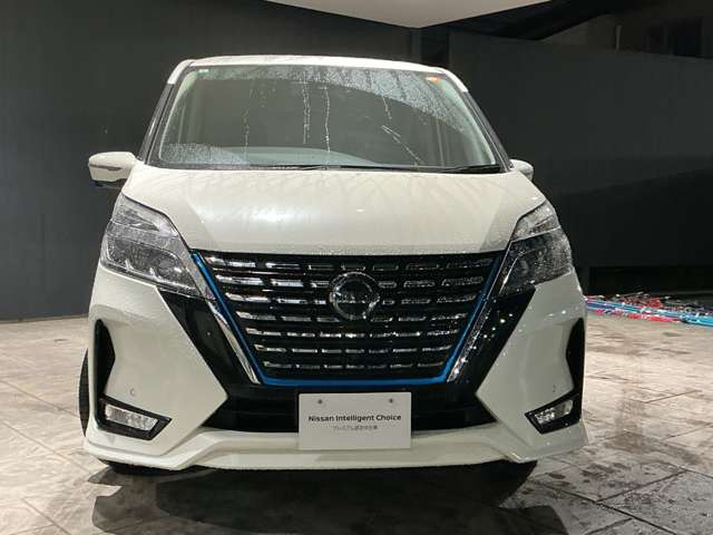 セレナ1.2 e-POWER ハイウェイスターV