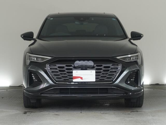 Q8スポーツバック e-tron55 クワトロ Sライン 4WD
