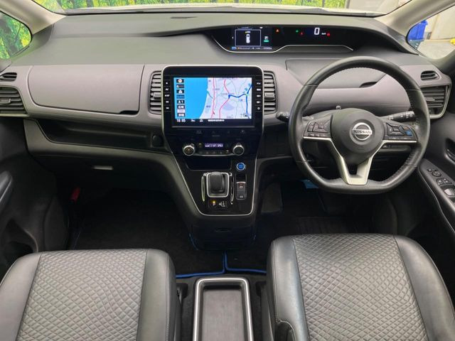 セレナ1.2 e-POWER ハイウェイスターV