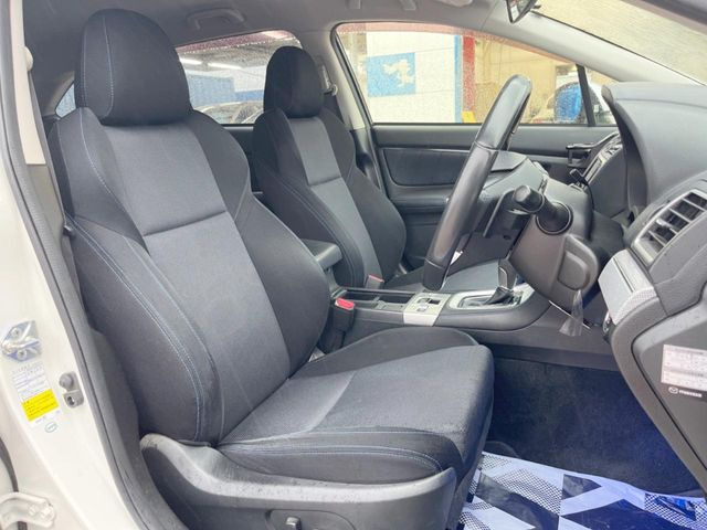 ドライバーによって運転しやすいポジションは異なり、あの車はどうなのか不安なこともありますよね。気になるお車は店頭で乗り込んでご確認いただけます♪