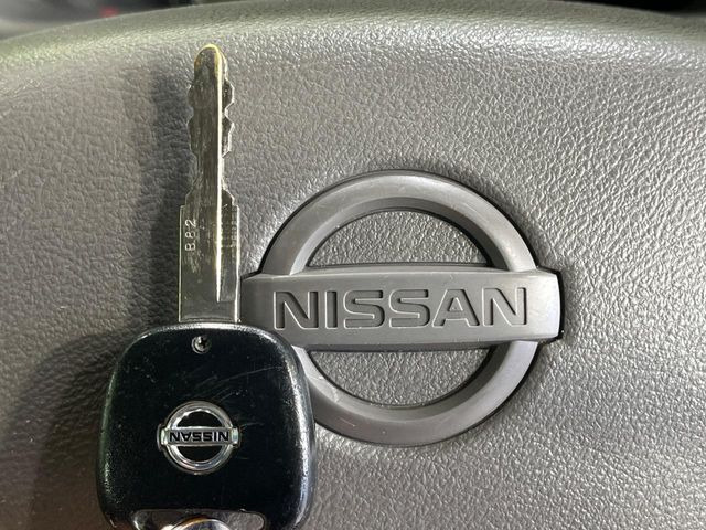 【キーレス】少し離れた場所からでもボタン一つでドアの開錠・施錠ができるのでとっても便利!ドアの鍵穴周りに傷をつけることもありません♪