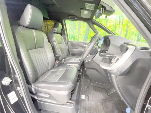 運転席シート廻りは使用感も少なく、良好な状態となっています。丁寧に使われていたことがよくわかりますね。