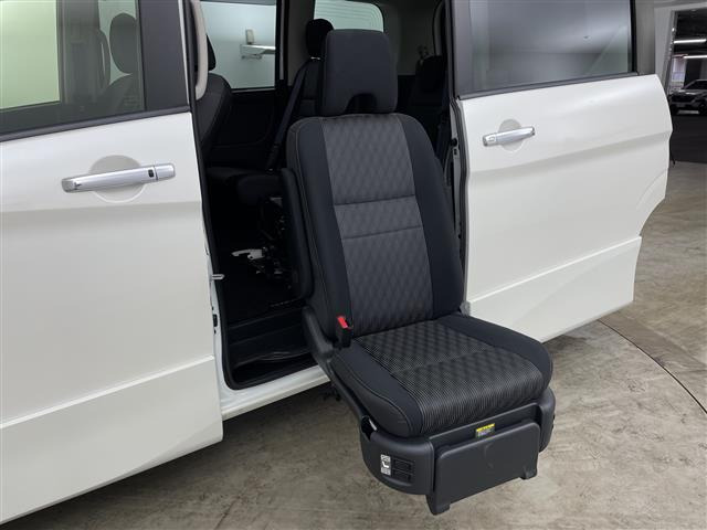 セレナ1.2 e-POWER ハイウェイスターV