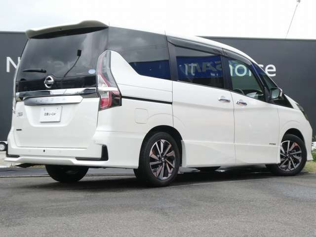 セレナ2.0 ハイウェイスターV ステップタイプ