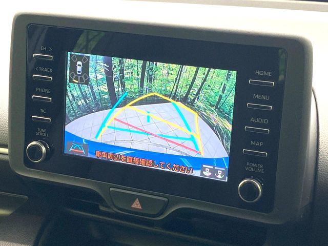 【バックカメラ】駐車時に後方がリアルタイム映像で確認できます。大型商業施設や立体駐車場での駐車時や、夜間のバック時に大活躍!運転スキルに関わらず、今や必須となった装備のひとつです!