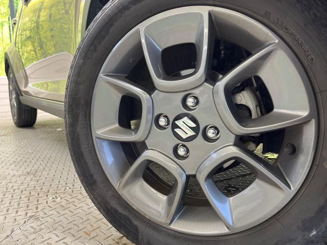 �y����16�C���`�A���~�z�C�[���z�O�ςɃ}�b�`���������A���~�z�C�[���𑕒����Ă���܂��B�e��ЊO�A���~�z�C�[����A�X�^�b�h���X�^�C�����戵�����Ă���܂��B���񂲑��k����������
