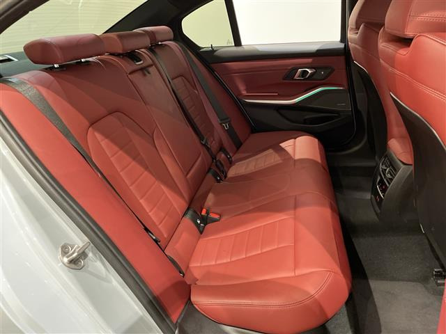 3シリーズセダン320d Mスポーツ