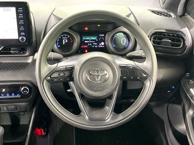 【ステアリングスイッチ】運転中、前方から目線をそらすことなく、オーディオ等の操作が可能な便利機能!安心&快適なドライブを演出してくれます♪