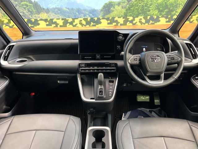 ヴォクシー1.8 ハイブリッド S-Z