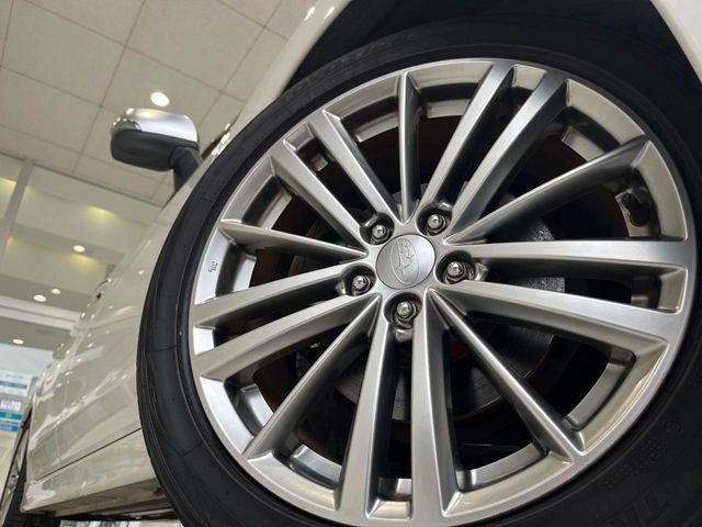 �y����17�C���`�A���~�z�C�[���z�O�ςɃ}�b�`���������A���~�z�C�[���𑕒����Ă���܂��B�e��ЊO�A���~�z�C�[����A�X�^�b�h���X�^�C�����戵�����Ă���܂��B���񂲑��k����������